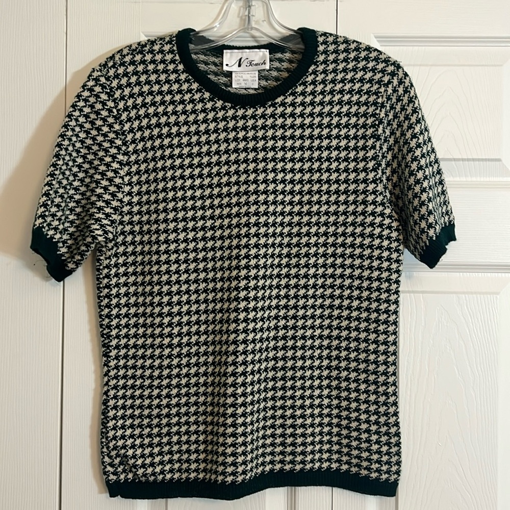 Vintage 70s 80s Women’s M Short Sleeve Sweater Green Houndstooth.  J1